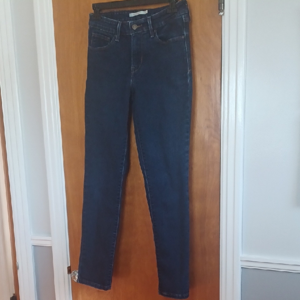 Levis Mid Rise Skinny Sz.4. W 27". L 30".Rise 9".Dark.Slight Flaw Left Back Leg